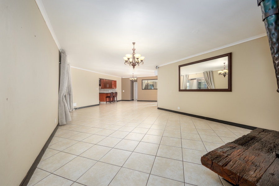 7 Bedroom Property for Sale in Eversdal Heights Western Cape
